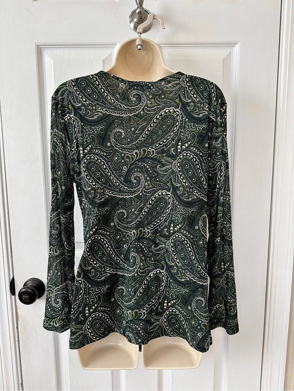 NC International Concepts Woman 1X Green Paisley Faux Wrap V-Neck Long Sleeve To - Picture 3 of 12